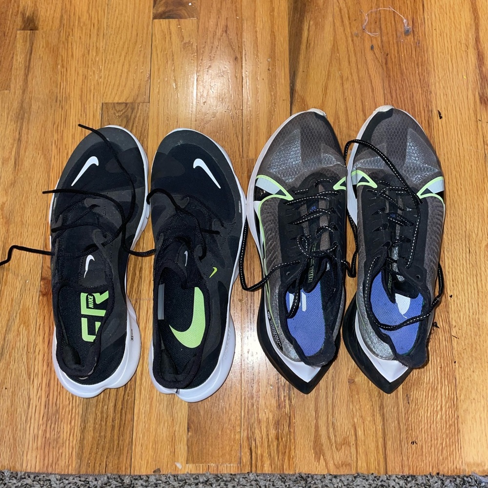 2 pair Nike shoes